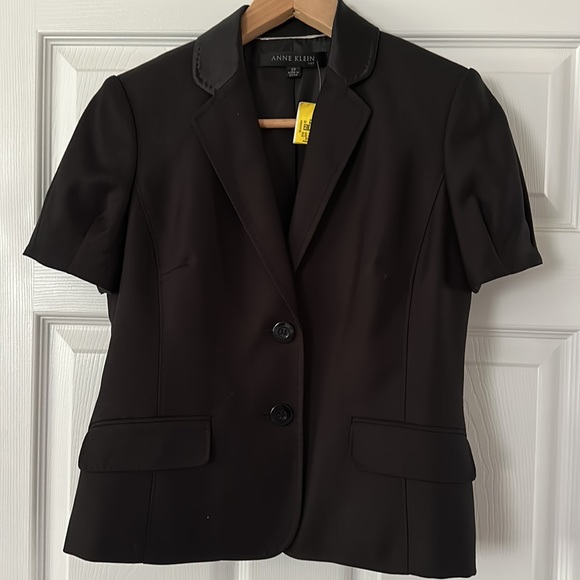 Anne Klein 2-Piece Pant Suit size 2P - Picture 2 of 4